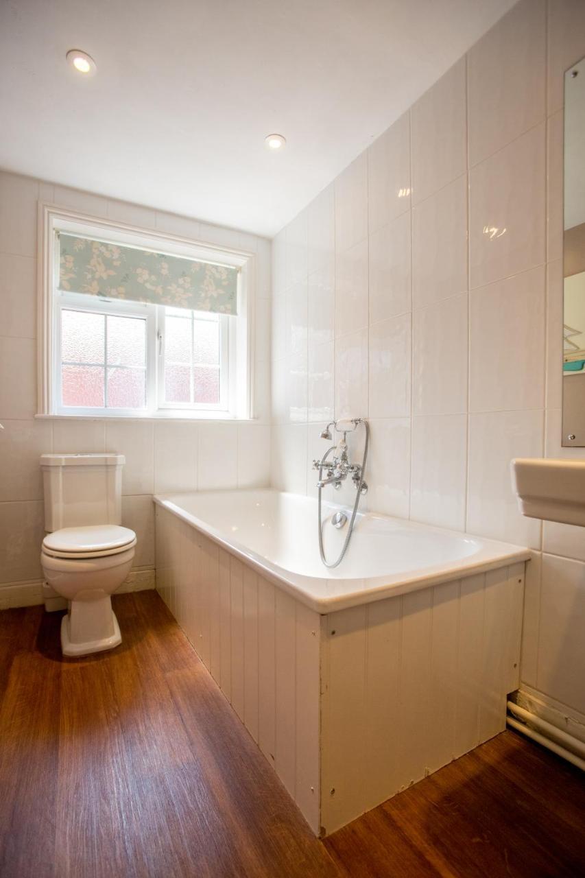 14 Market Cross Place - Beachfront Location With Lovely Sea Views - Aldeburgh Coastal Cottages Exterior foto