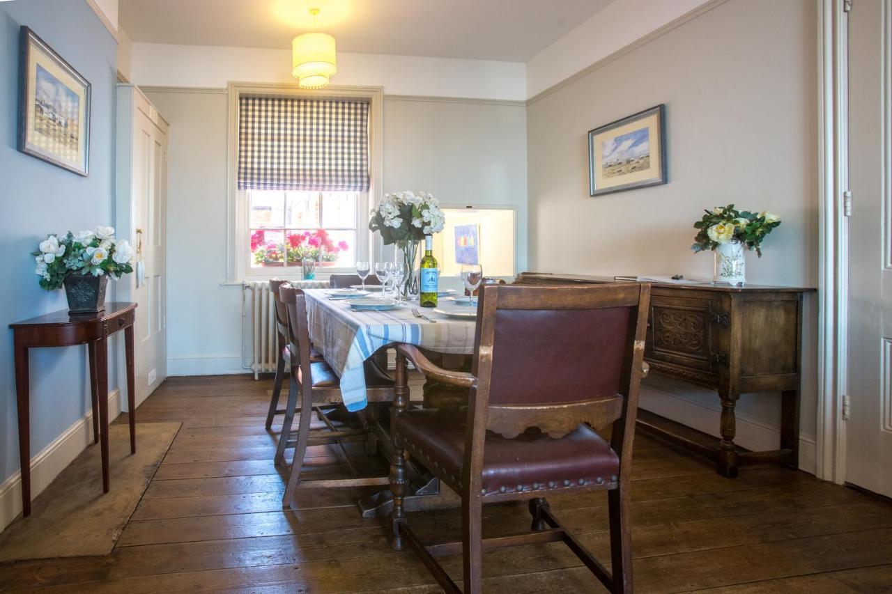 14 Market Cross Place - Beachfront Location With Lovely Sea Views - Aldeburgh Coastal Cottages Exterior foto